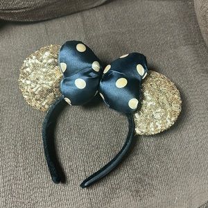 Disneyland Paris, gold mini ears